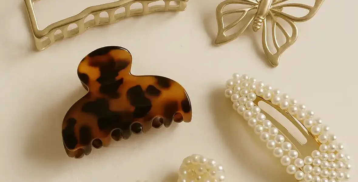 Fina hårklämmor i metall akryl och pärlor
